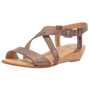 Born Bronze Leather Sandals size 8
